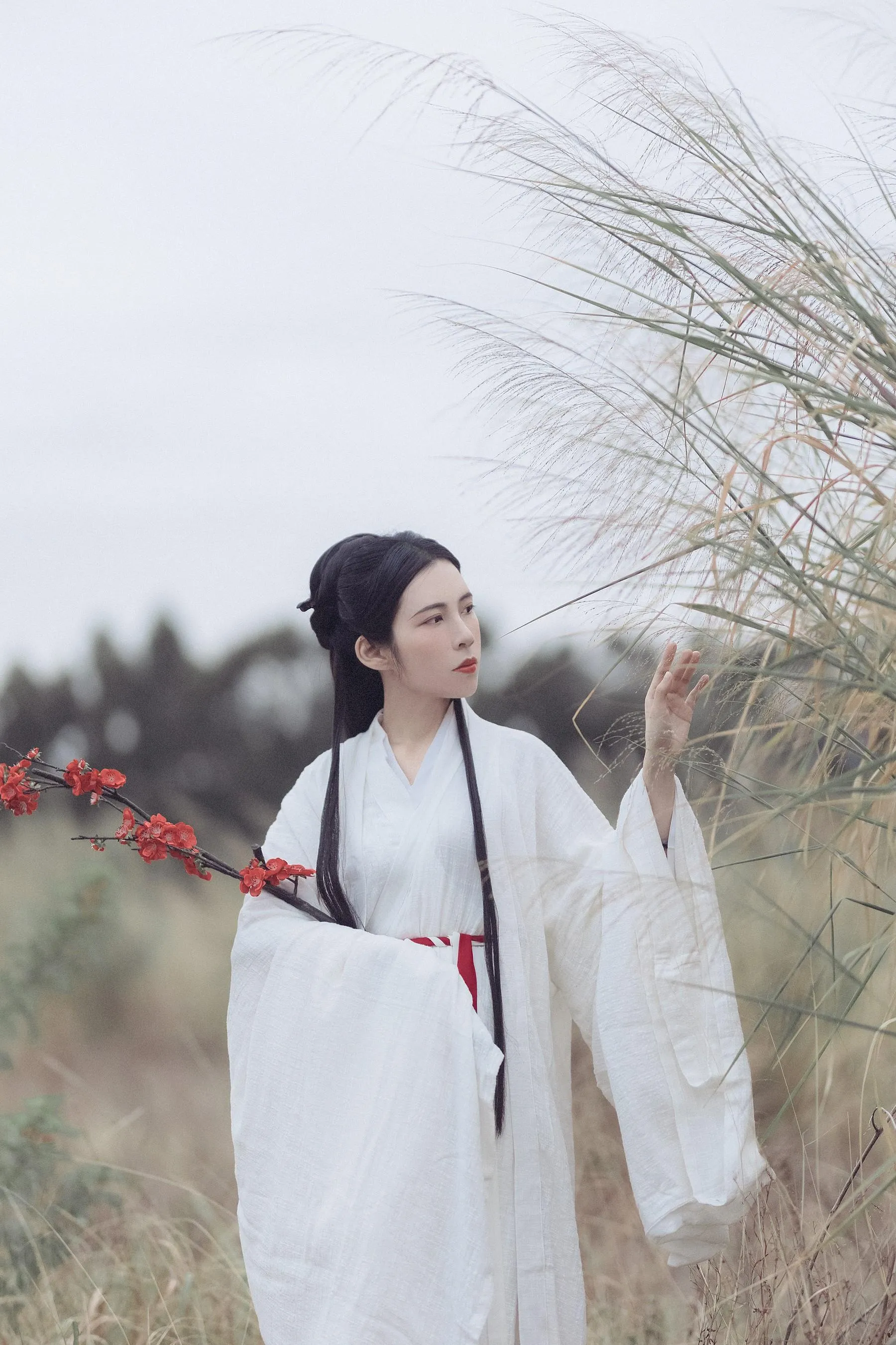 [YITUYU艺图语]2021.10.22 白衣隐 Yiyi [27P]插图4